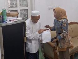 Wabup Sidoarjo Hj. Mimik Idayana Serahkan Bantuan Tunai Pasca Ambruknya Mushola Ponpes Al Khoziny